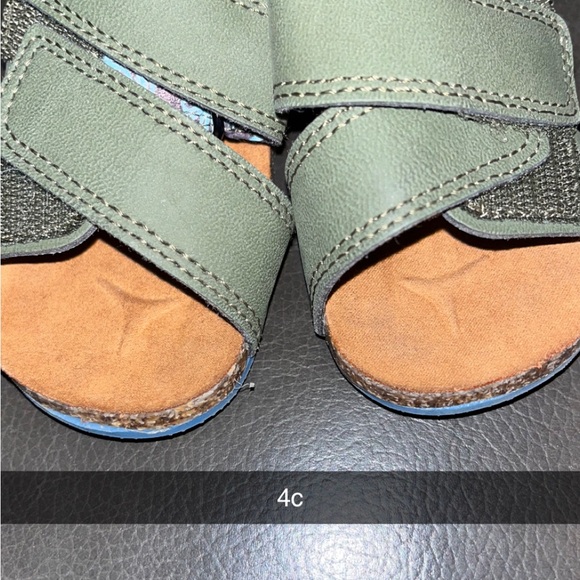 Clothes from 18m-24m
$60 stroller & car seat $35 box of clothes $15 shoes - Picture 9 of 10